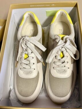 New Michael Kors Allie Trainer Extreme Small Air Mesh Sneakers Size 8 ( narrow )